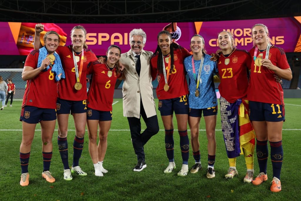 Barcelona Femeni players after winning the World Cup with Spain