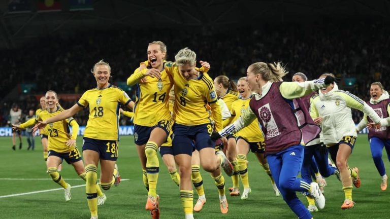 Sweden celebrate as they eliminate USA from the World Cup