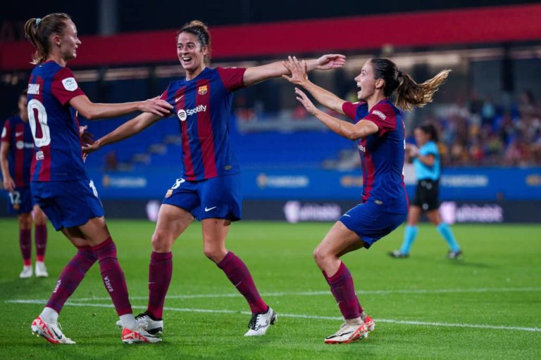 Barcelona Femeni celebrate scoring a goal