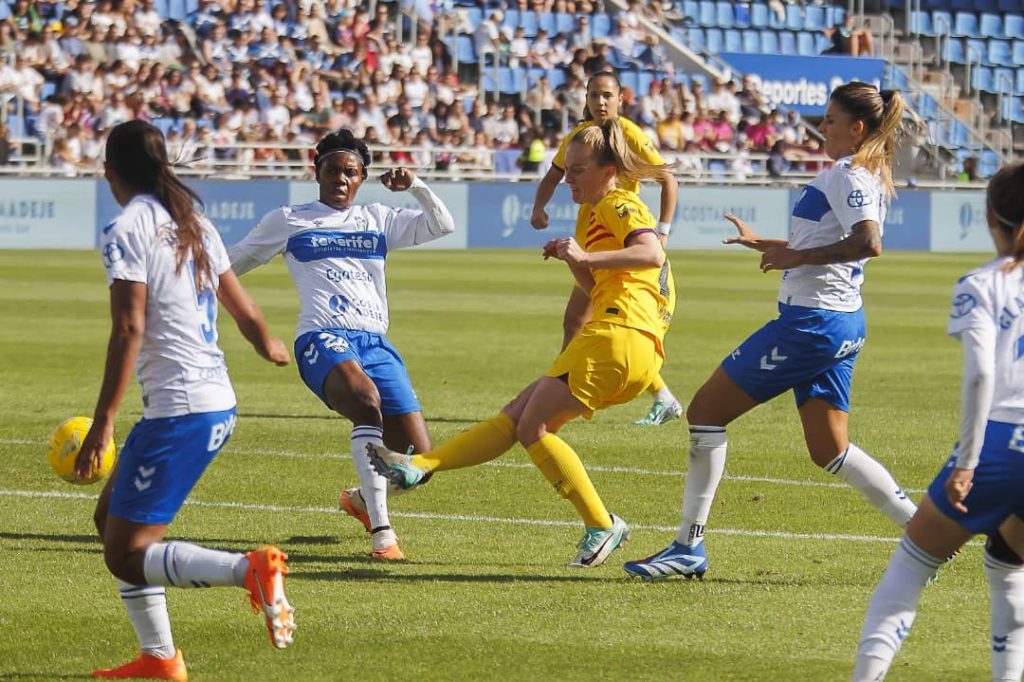 Keira Walsh scores for Barcelona Femeni against Granadilla Tenerife