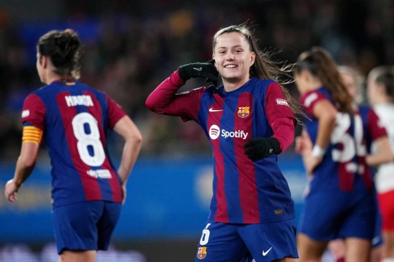 Claudia Pina scores for Barcelona Femeni against Rosengard