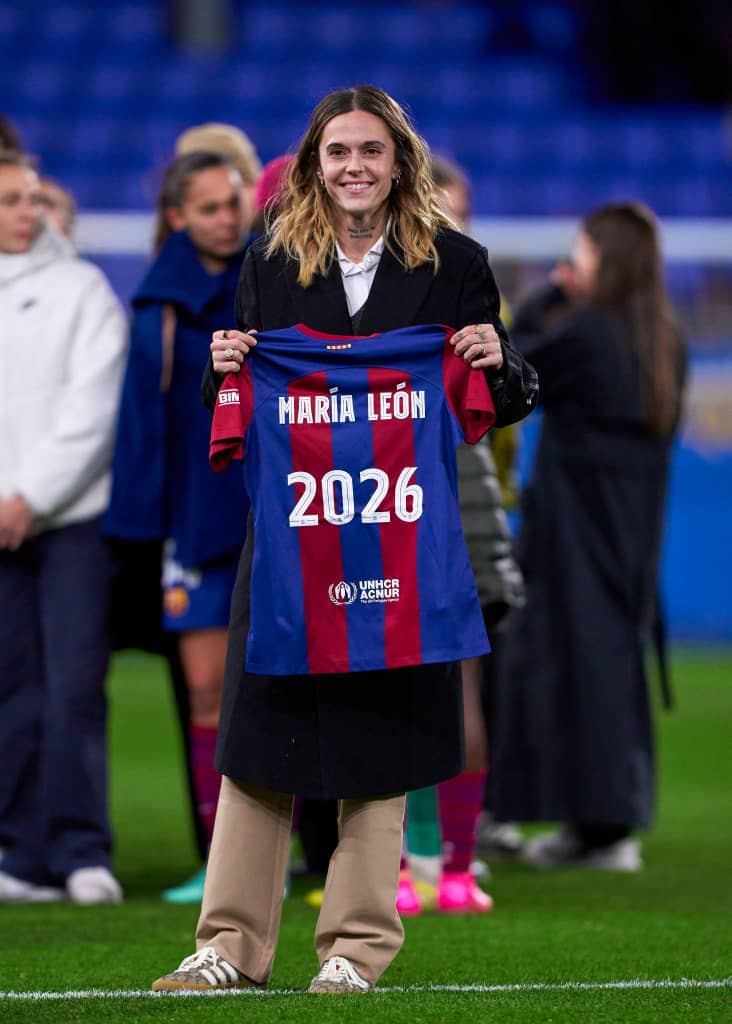 Mapi Leon extends contract with Barcelona Femeni until 2026